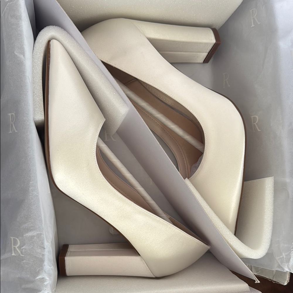 Women's Wedding Pump, brand new